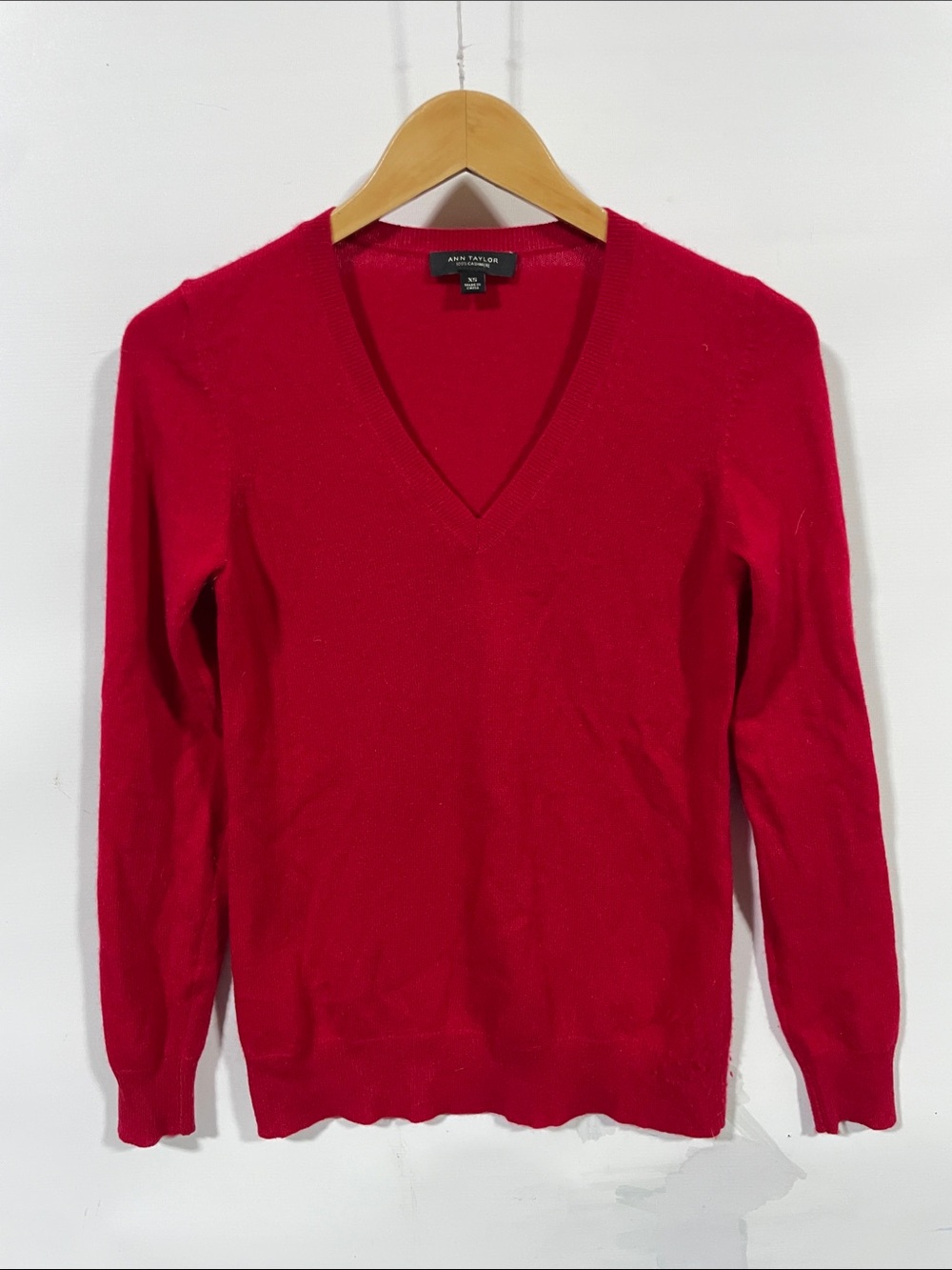 Ann Taylor Red V-Neck cashmere Sweater